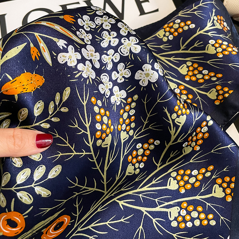 Lenço Quadrado de Cetim 100% S - Silk Scarf Square avaliação e preço